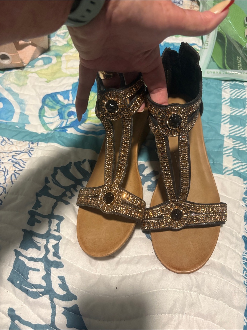 Womens Embellished T-Strap Sandals - Gold